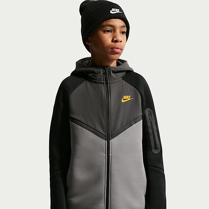 Nike Sportswear Tech Fleece Older Kids' Full-Zip Hoodie with